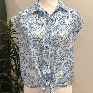 Haver & Blair Sleeveless Top Blue and White Shell Pattern Lightweight Summer S